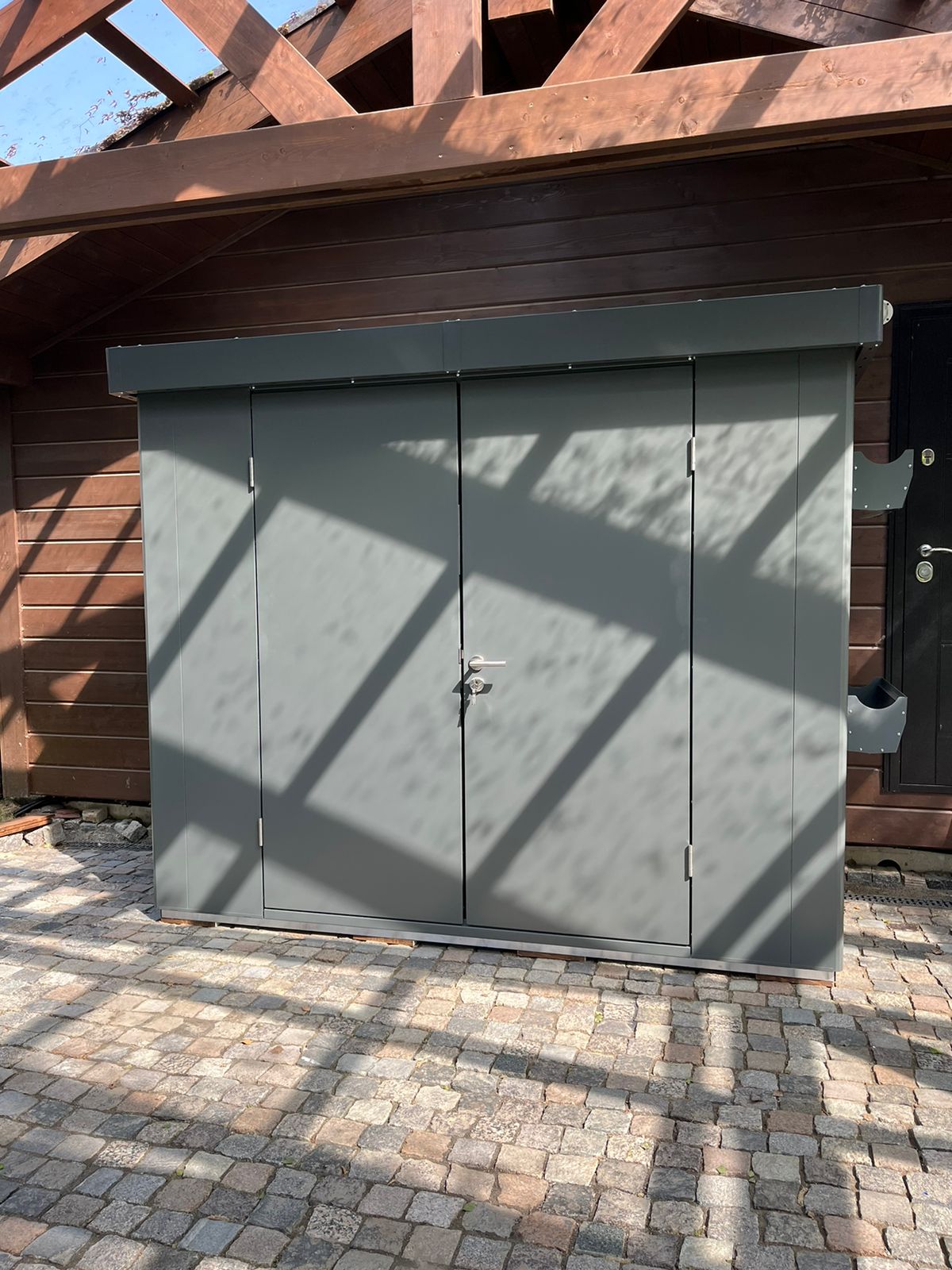 Садовая мебель на участке