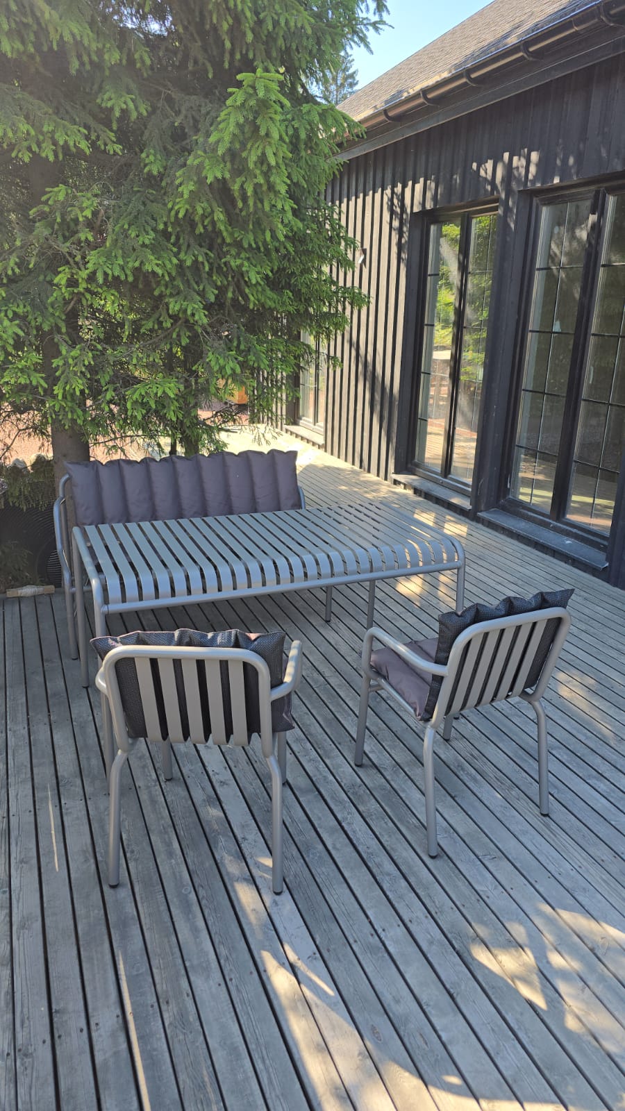 Садовая мебель на участке